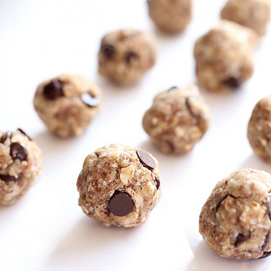 Oatmeal Cookie Dough Energy Balls