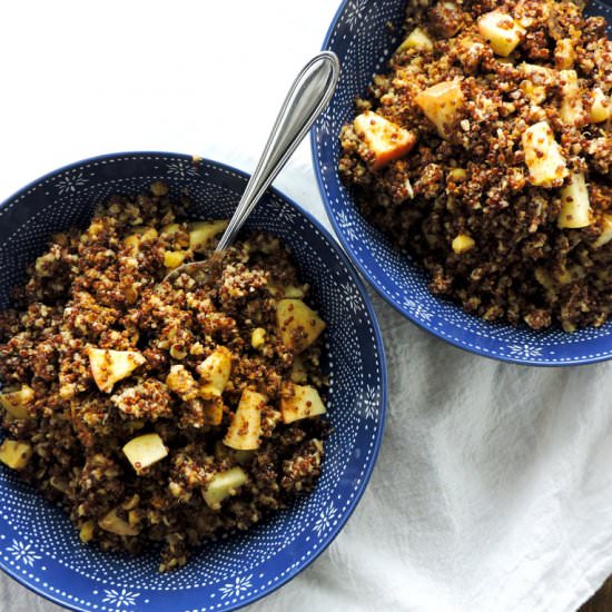 Apple Pie Quinoa Breakfast Bowl