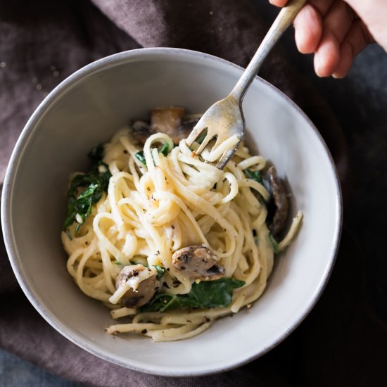 Creamy Lemon Mushroom Kale Linguine