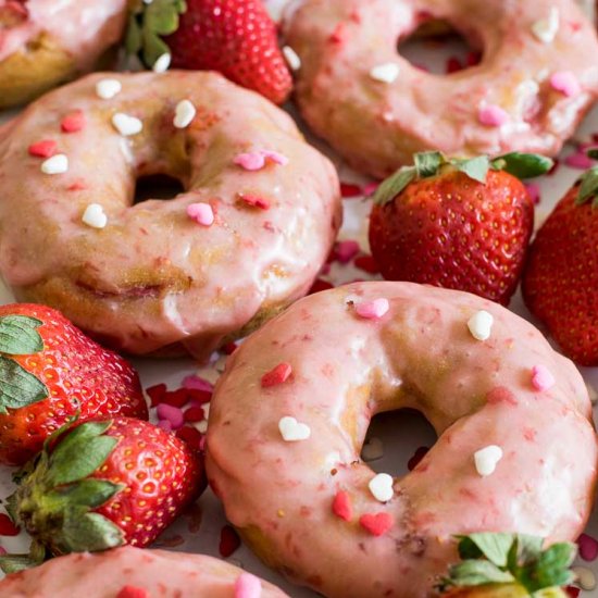 Baked Strawberry Buttermilk Donuts