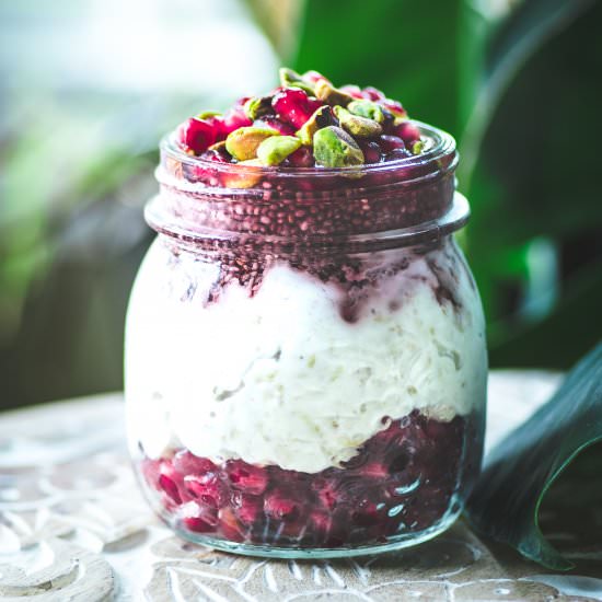 Overnight Yogurt Oats with POM Chia