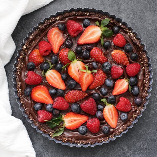 No Bake Chocolate Berry Tart