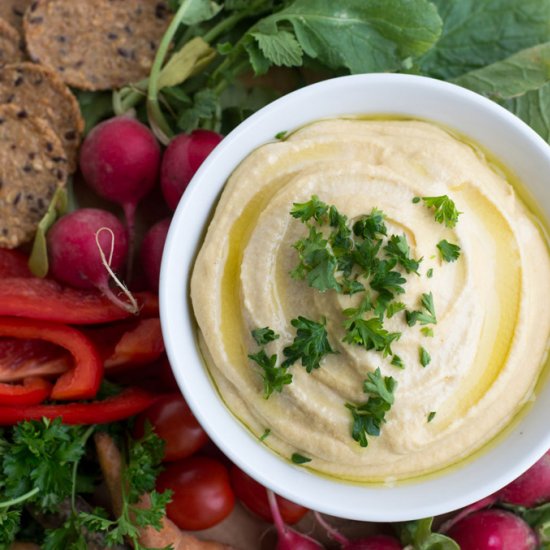 Super Simple Garlic Hummus