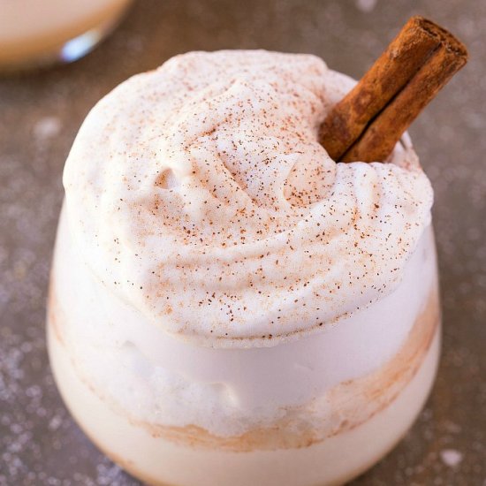 Cinnamon Roll Breakfast Shake