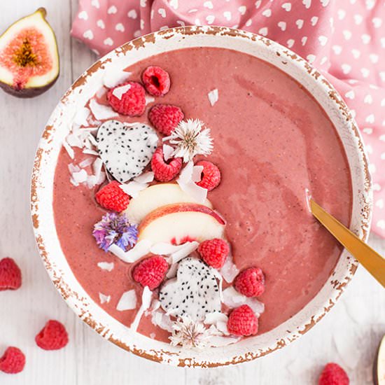 Raspberry Cacao Smoothie Bowl