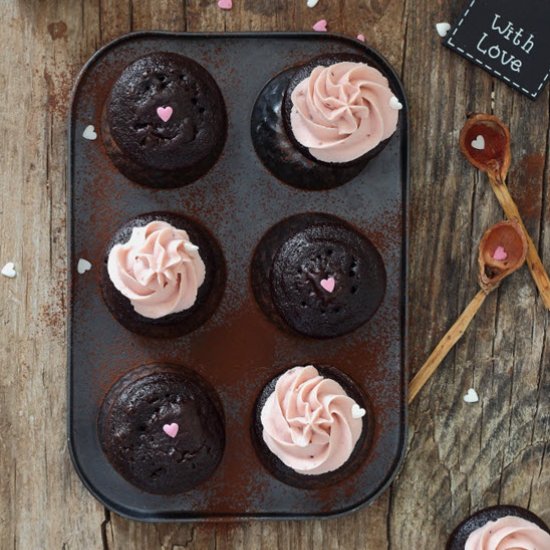 Chocolate cupcakes with raspberry