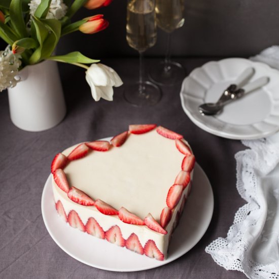 White Chocolate Strawberry Cake