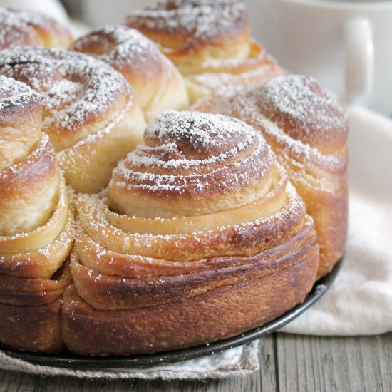 Spelt and brown sugar brioche