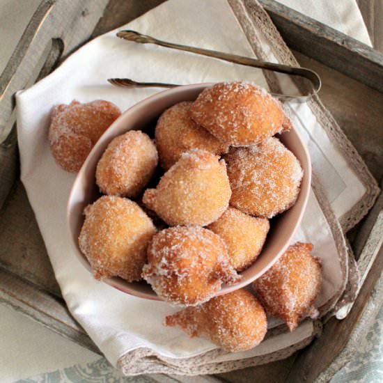 Yoghurt sweet Italian frittelle