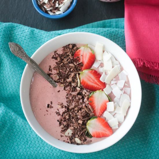 Chocolate Strawberry Smoothie Bowl