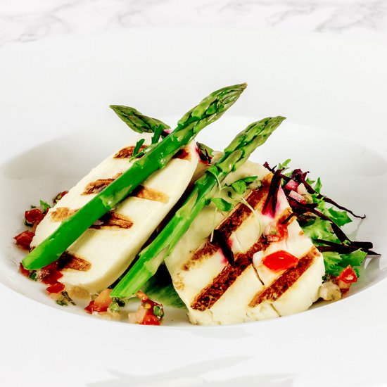 Warm Grilled Halloumi Salad