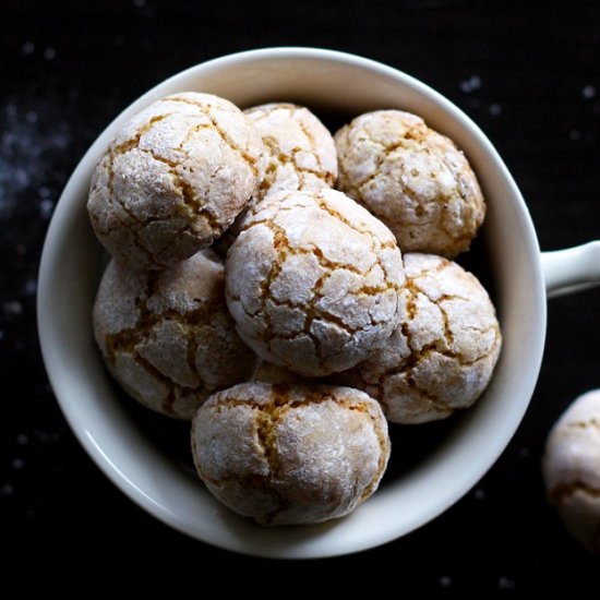 Amaretti Cookies