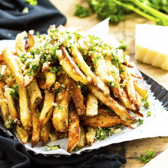 Crispy Baked Parmesan Garlic Fries