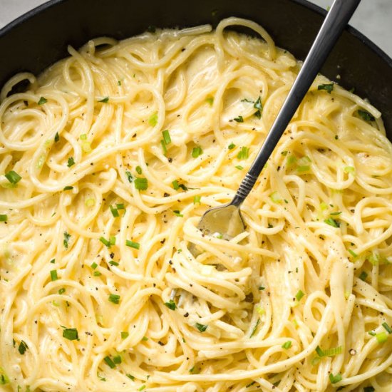 Ultra Creamy and Cheesy Spaghetti