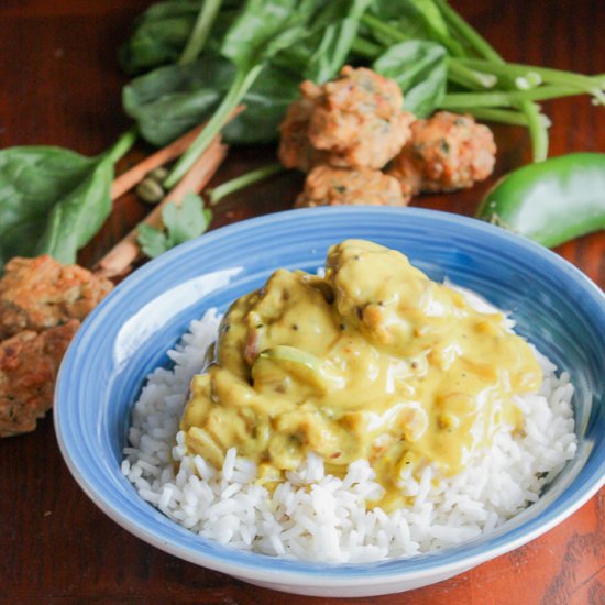 Yoghurt Curry with Spinach Pakoras