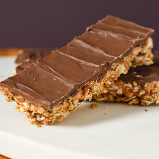 Chocolate Almond Cherry Granola Bar