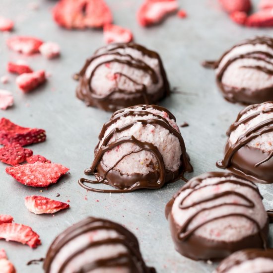 Chocolate Strawberry Macaroons