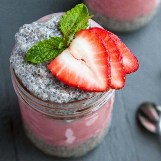 Strawberry Chia Pudding Parfait