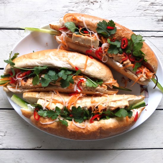 Lemongrass tofu bánh mì