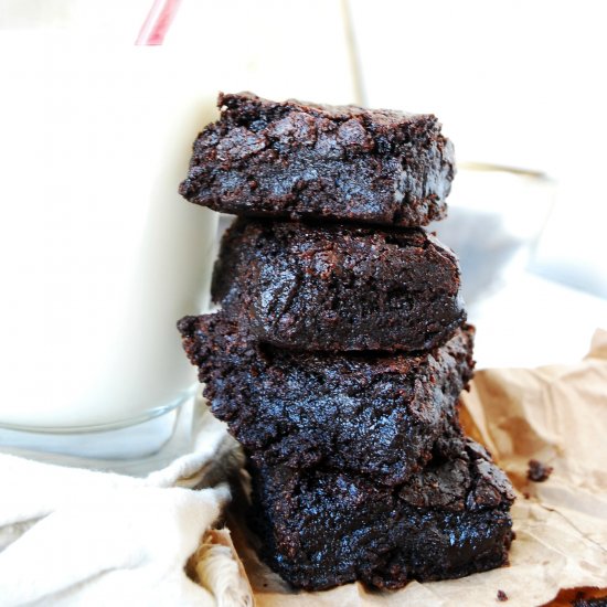 GF & Vegan Fudgy Brownies