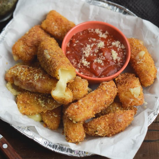 The Best Fried Mozzarella Cheese Sticks