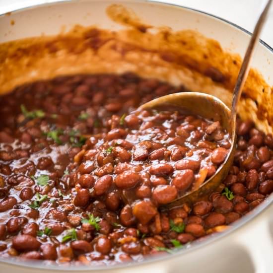 HOMEMADE BAKED BEANS WITH BACON