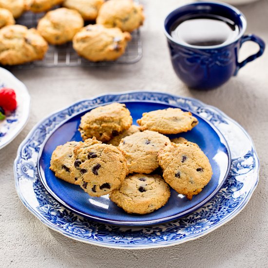 Almond Flour Chocolate Chip Cookies