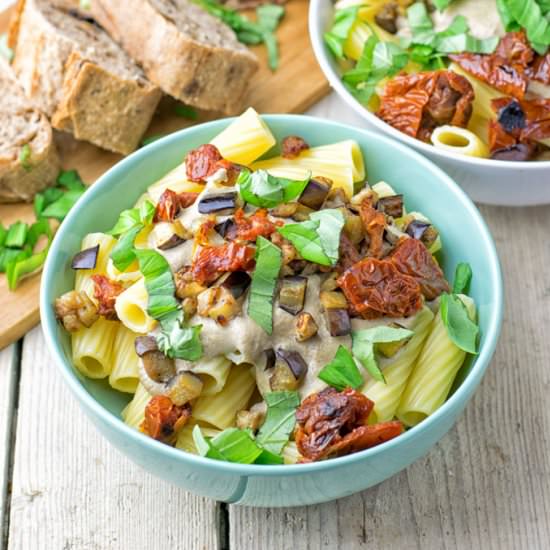 Garlic Sun Dried Tomato Pasta