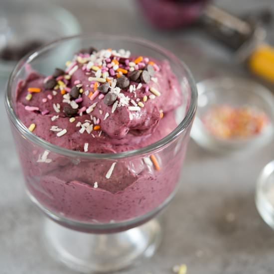 2-minute Blueberry Ice Cream