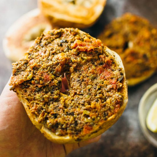 sun-dried tomato tapenade bagels