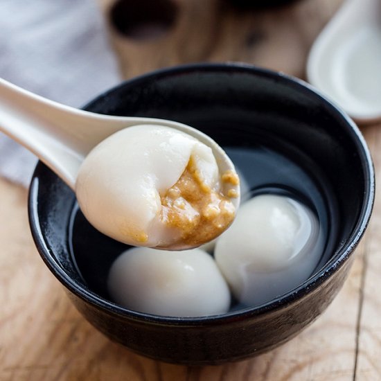 Peanut Dumplings (Tang Yuan)