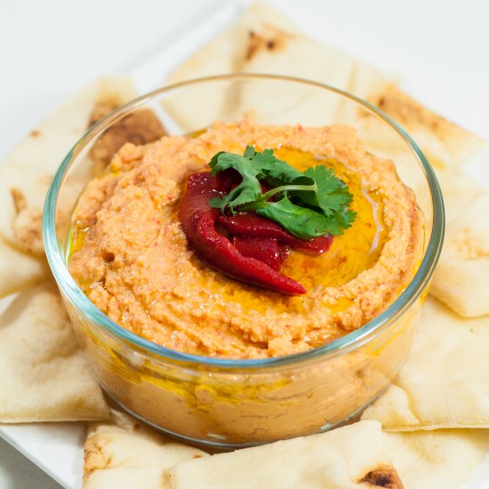 Roasted Garlic & Red Pepper Hummus