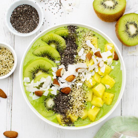 Tropical Green Smoothie Bowl