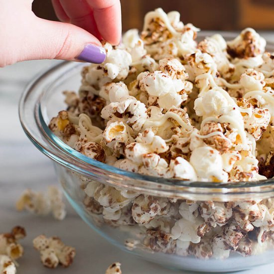 Easy Cinnamon Bun Popcorn