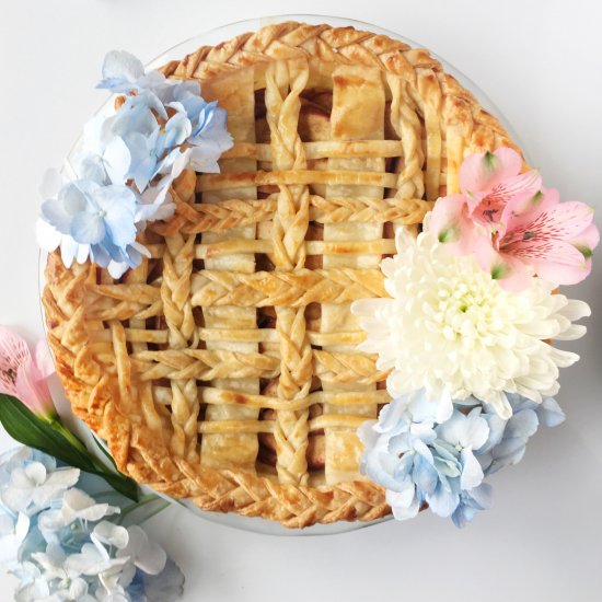 The Prettiest Apple Pie Made Easy