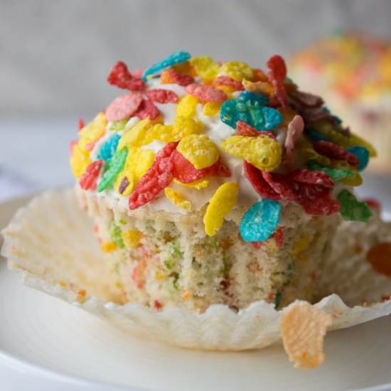 Fruity Pebbles Cupcakes