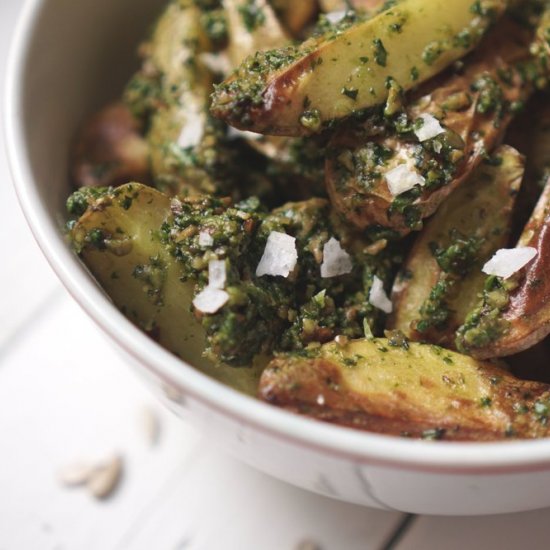 Roasted potatoes with spinach pesto