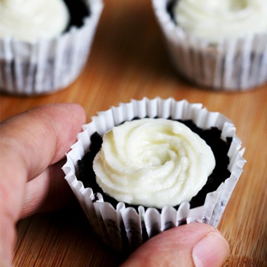 Two-Ingr No-bake Mini Oreo Cupcakes