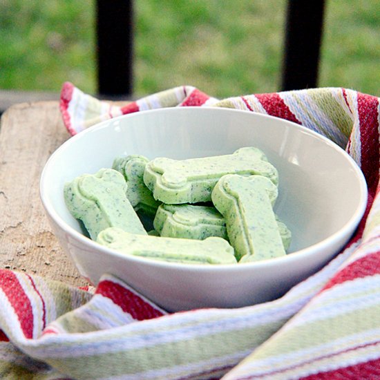 Breath-Freshening Green Dog Bones