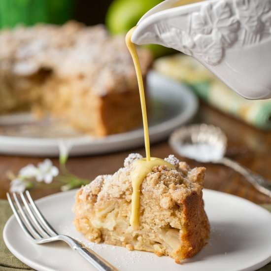 Irish Apple Crumble Cake