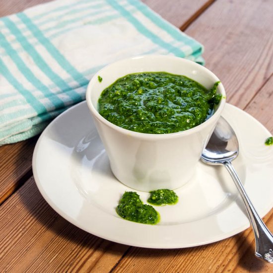 5 Minute Kale and Rucola Pesto