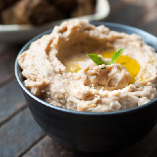 White Bean & Sun Dried Tomato Dip