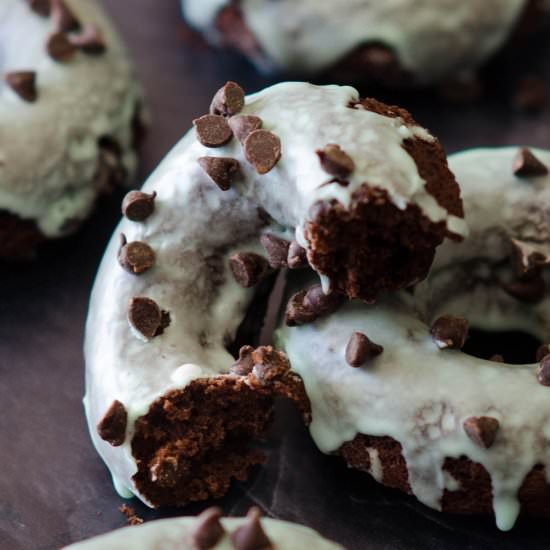 Baked Mint Chocolate Chip Donuts