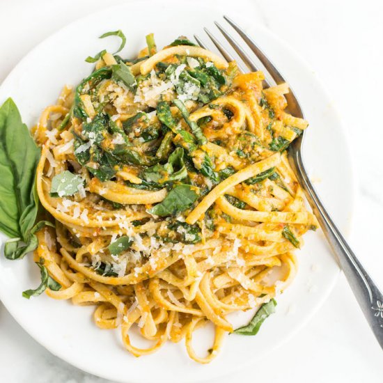 Roasted Red Pepper Pesto Pasta