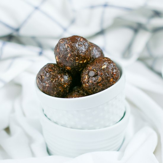 Chocolate Flax Energy Balls