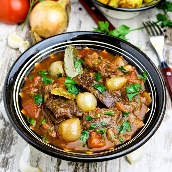 Greek beef stifado