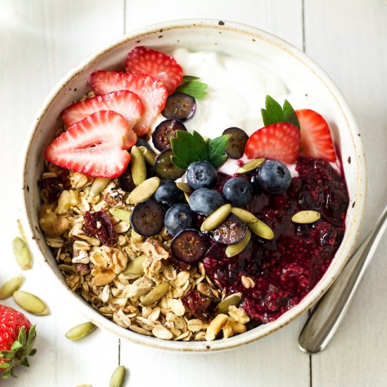 Toasted Fruit and Nut Muesli Vegan