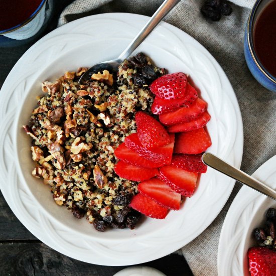 Maple Quinoa Breakfast Bowl