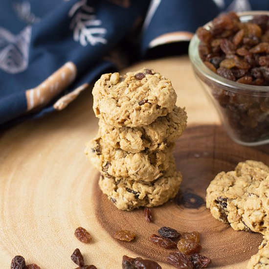 Vegan Oatmeal Raisin Cookies