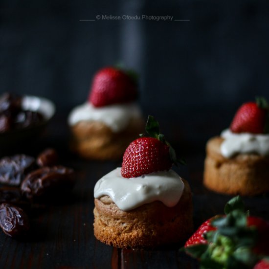 FLOURLESS STRAWBERRY Cake